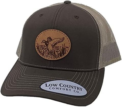 Low Country Comfort Co. Официалната кожена шапка с нашивкой на утиную кацане - Удобна бейзболна шапка за шофьор на камион възстановяване
